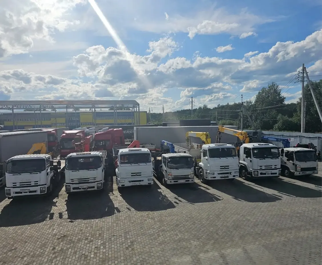 Парк спецтехники техцентра МОНИК